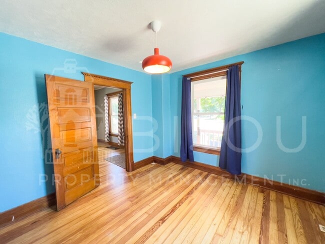 Building Photo - Patty Jewett Bungalow