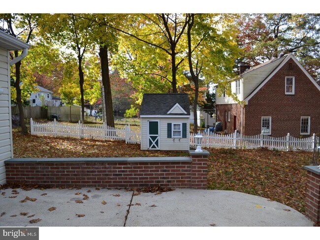 Building Photo - 2162 Penbryn Ave