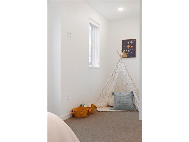 Building Photo - 366 Magnolia Ln