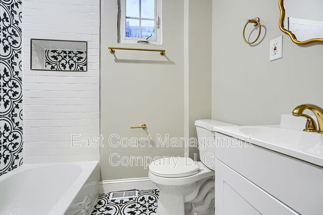 Building Photo - 319 S Mount St