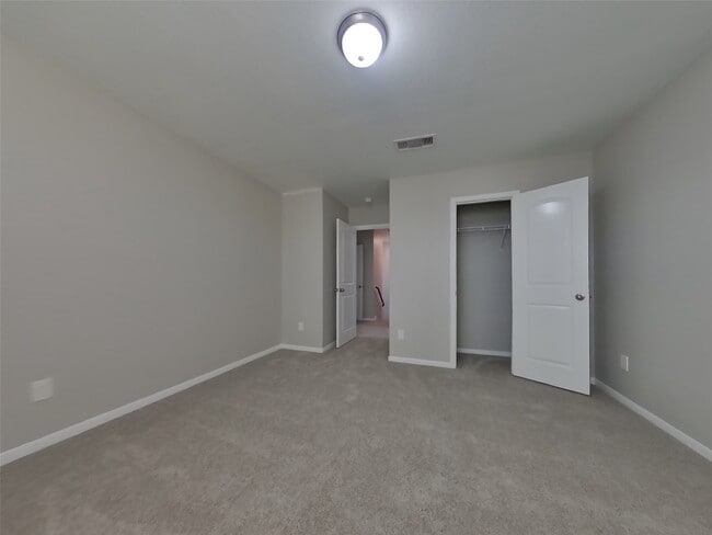 Building Photo - 916 American Monarch Dr