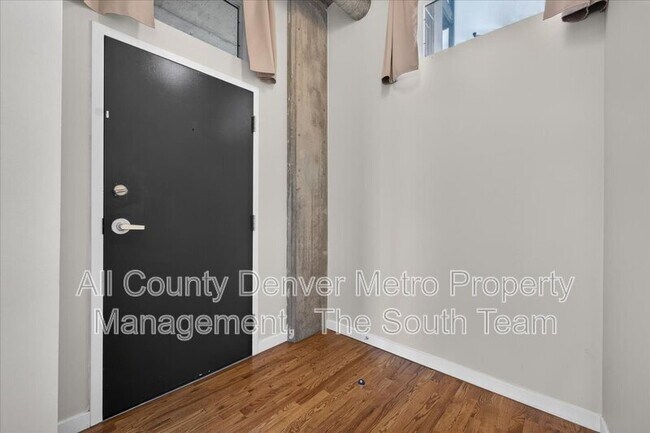 Building Photo - 3201 Shoshone St