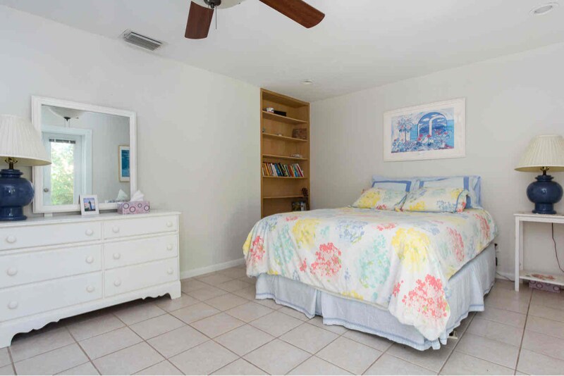 Building Photo - 9480 Frangipani Dr