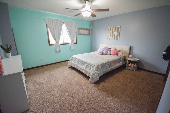 Building Photo - Spacious 5BR in NW Rochester w/ Fenced Yard!