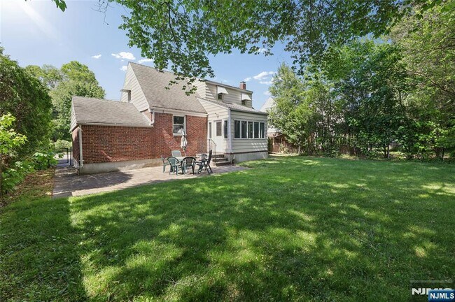 Building Photo - 35-10 Ferry Heights