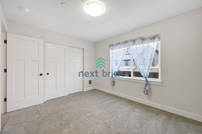 Building Photo - 3 BED & 3 BATH CONDO FOR RENT