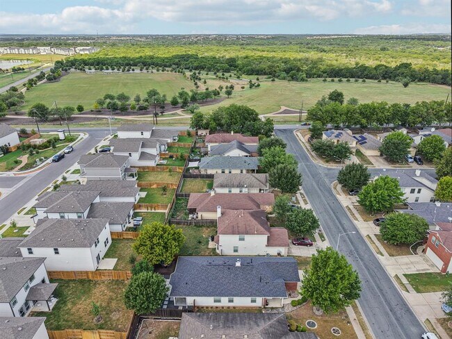 Building Photo - 7825 Tee Dr