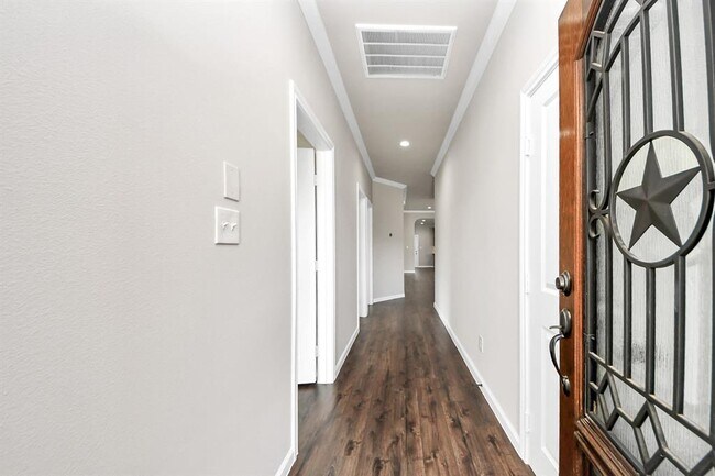 Building Photo - 314 Carlos Leal Dr