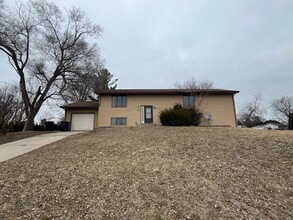 Building Photo - '001