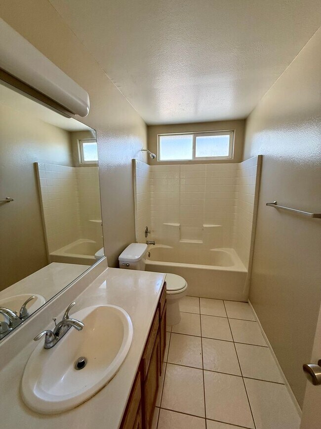 Building Photo - 7110 Rogue River Dr