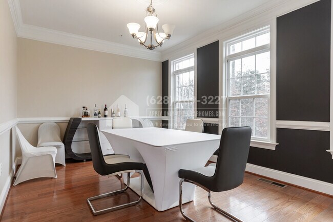 Building Photo - 15816 Swanscombe Lp