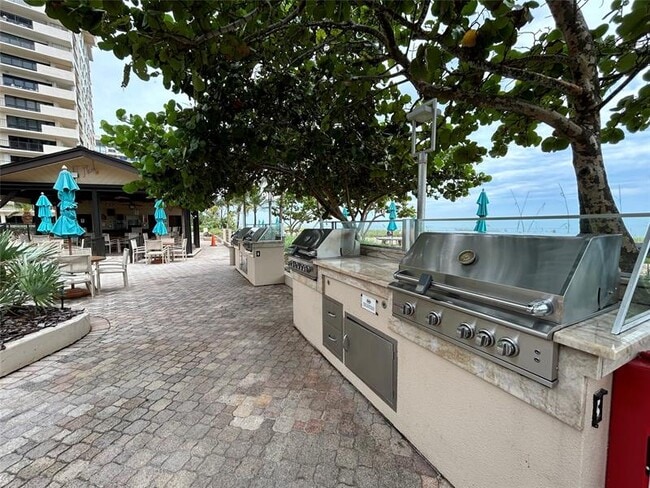 Building Photo - 4900 N Ocean Blvd