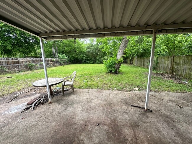 Building Photo - 4000 Acree St