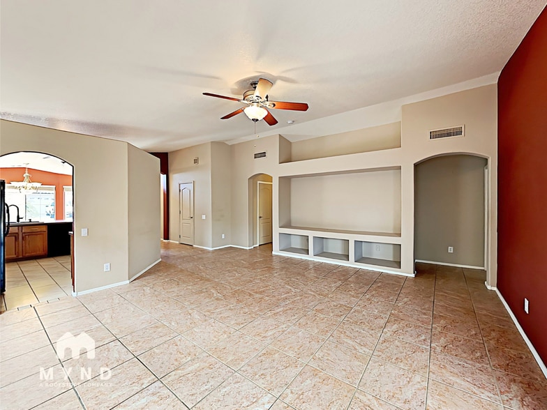 Building Photo - 2556 W Saguaro Bluffs Dr