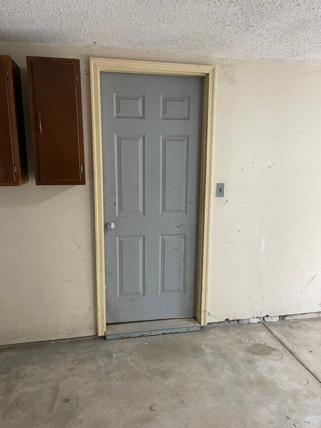 Building Photo - 903 G St