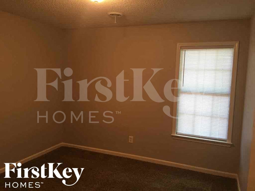 Building Photo - 6410 N Fawn Hollow Cir