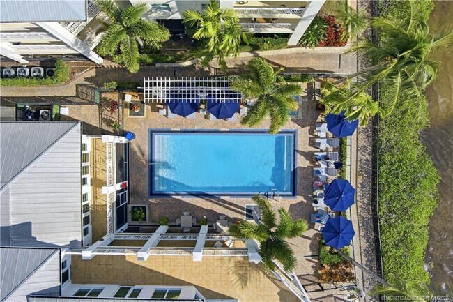 Building Photo - 975 NW Flagler Ave