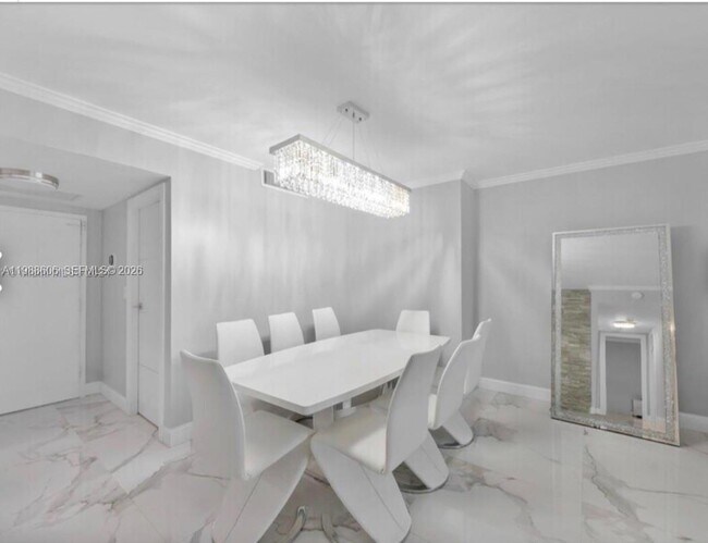 Building Photo - 2500 Parkview Dr