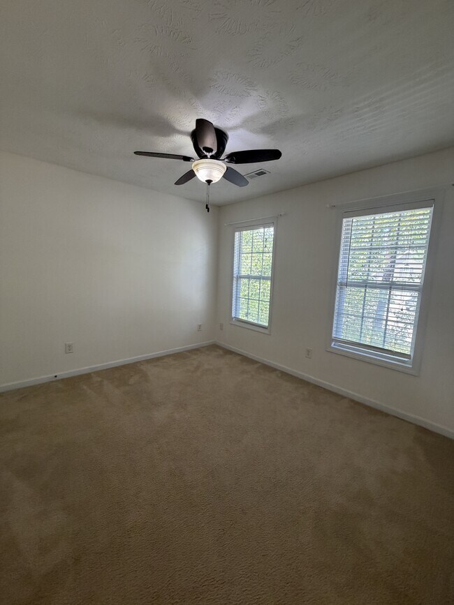 Building Photo - 44 Cutter Cir
