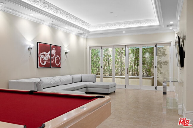 Building Photo - 718 N Rodeo Dr