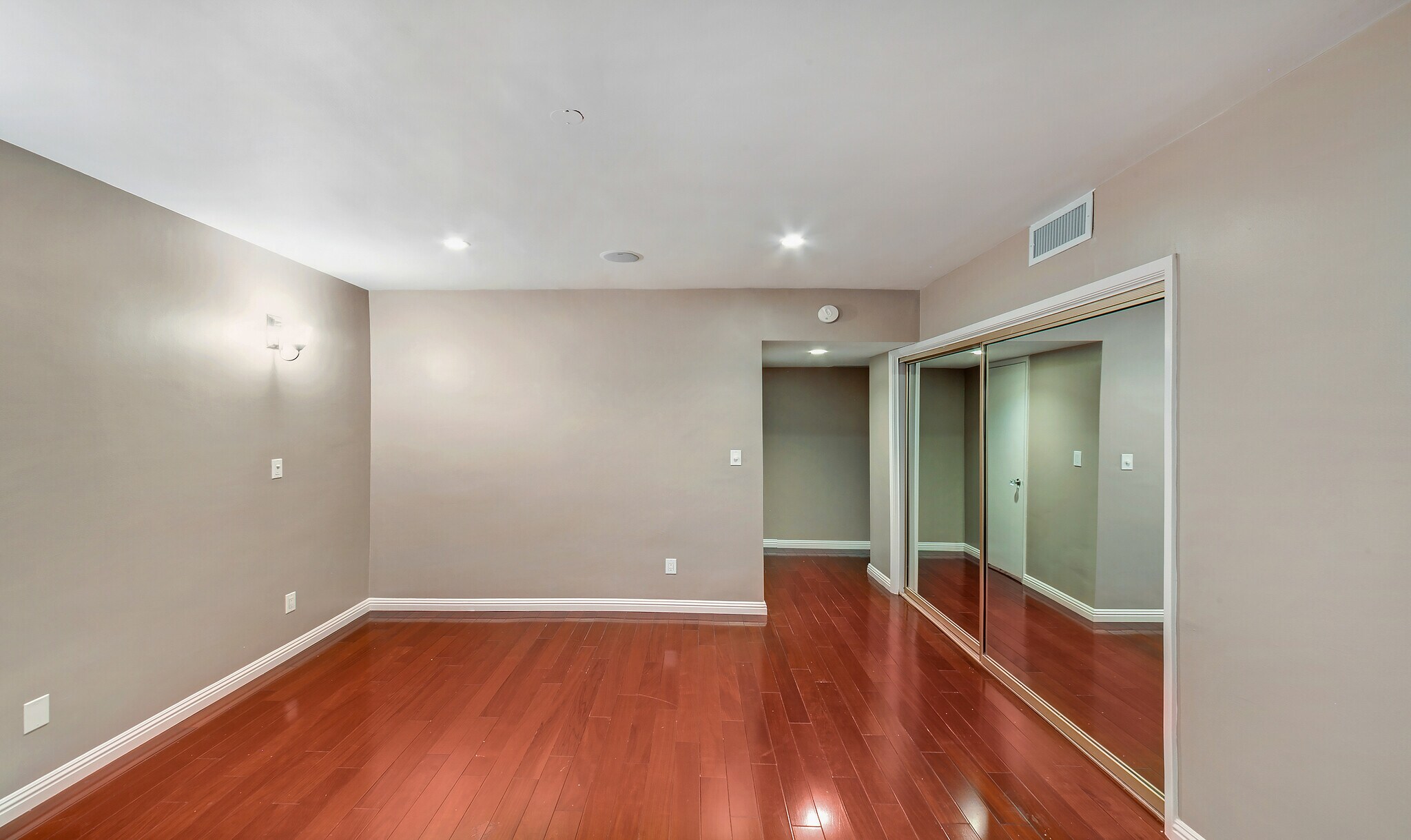 Building Photo - 1734 N Fuller Ave