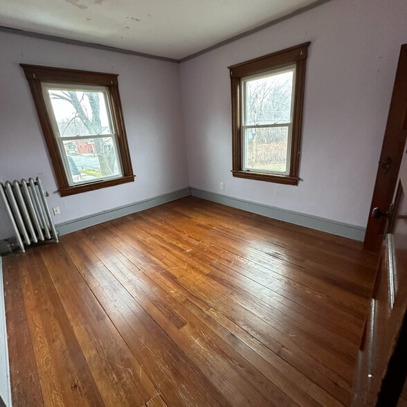 Bedroom 1 - 18 Harris St