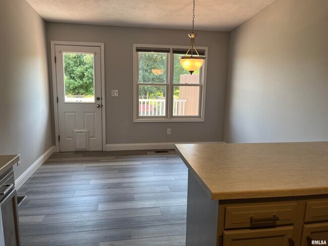 Building Photo - 1704 Tern Pl