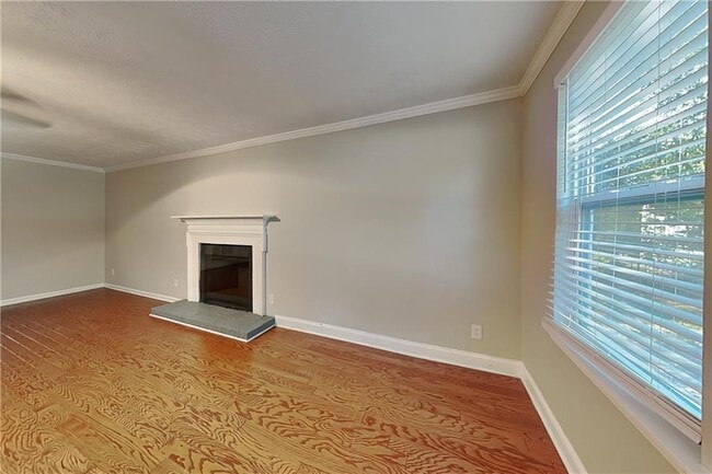 Building Photo - 2831 Olde Post Rd SE