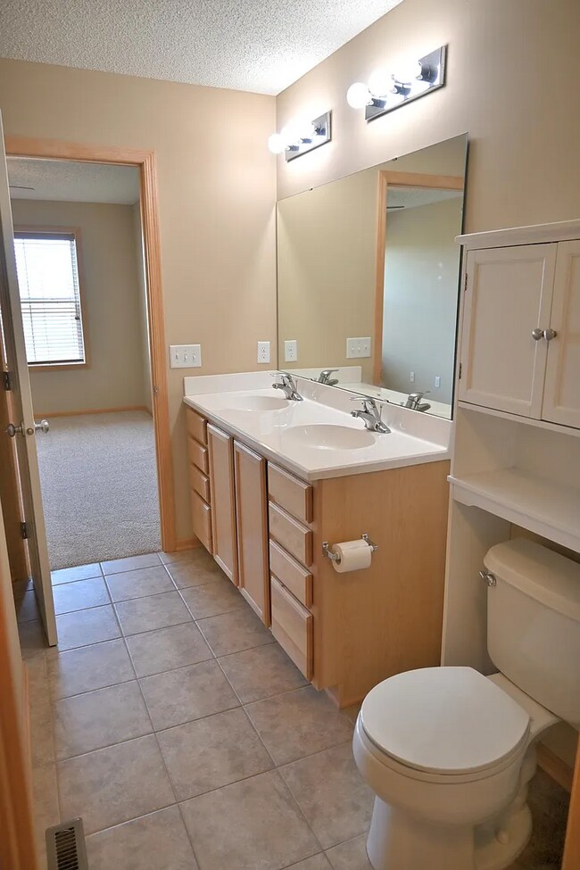 Building Photo - 4725 Victor Path