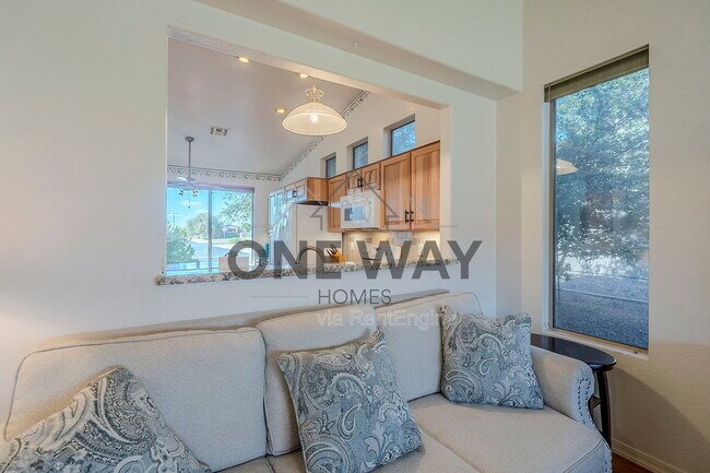 Building Photo - 4269 E Cassia Ln