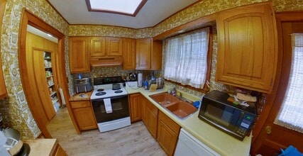 Building Photo - 3D Tour Available - Attached Garage + Washer & Dryer Included + Great Back Deck! Available August...