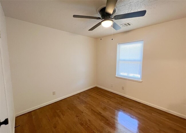 Building Photo - 10416 Ridgeview Dr