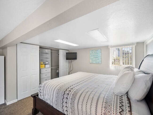 Building Photo - Spacious 2-Bedroom Home with Private Deck,...