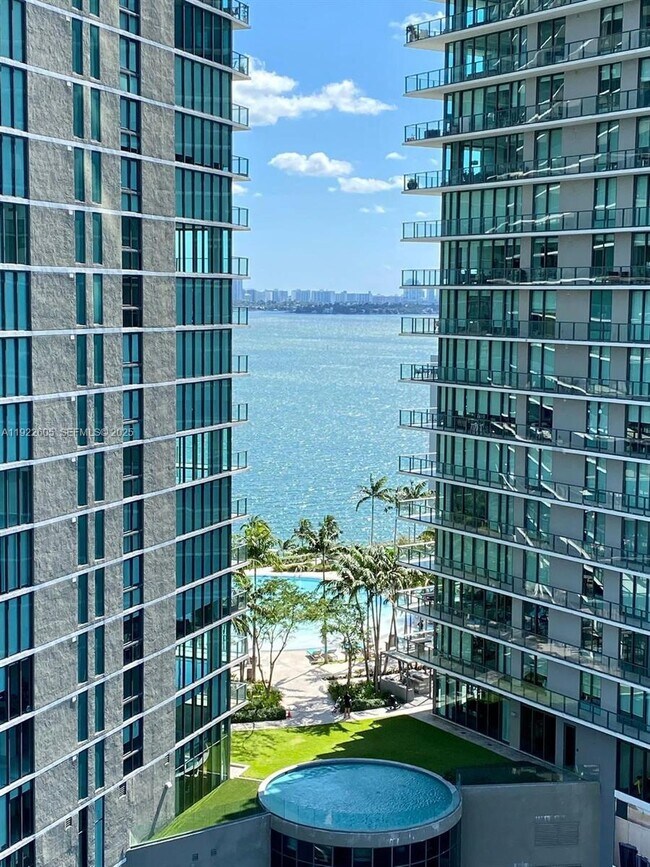 Building Photo - 501 NE 31st St