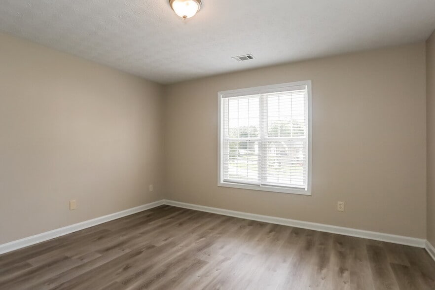 Building Photo - 2601 Branson Pl SW