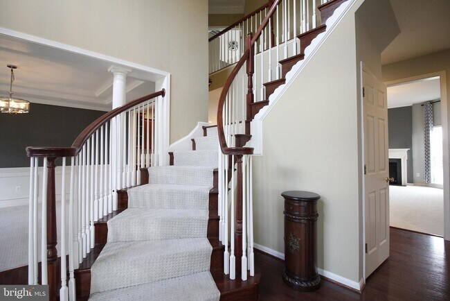 Building Photo - 5569 Jamisons Farm Dr