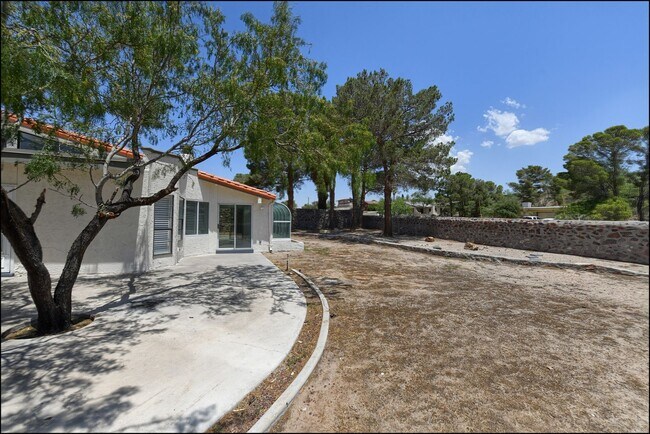 Building Photo - 6300 Jebel Way