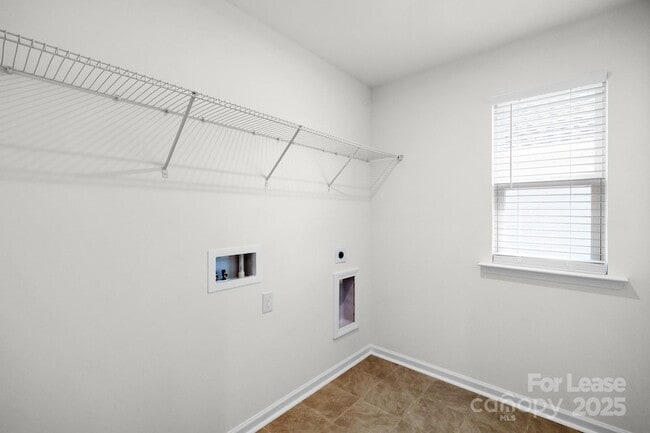 Building Photo - 14028 Penbury Ln