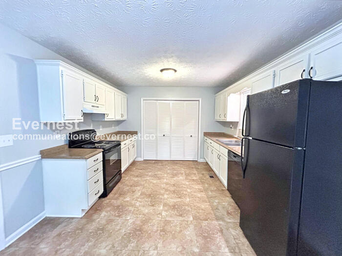 Building Photo - 3480 Stone Ridge Dr