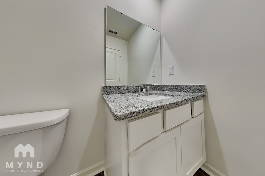 Building Photo - 3040 Fulong Dr