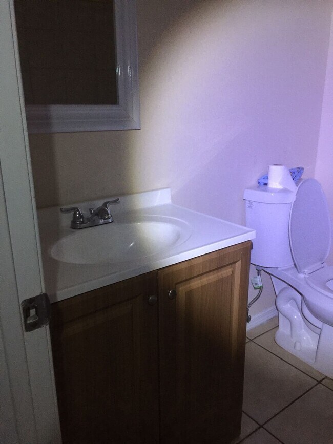 Building Photo - 909 E Jefferson St