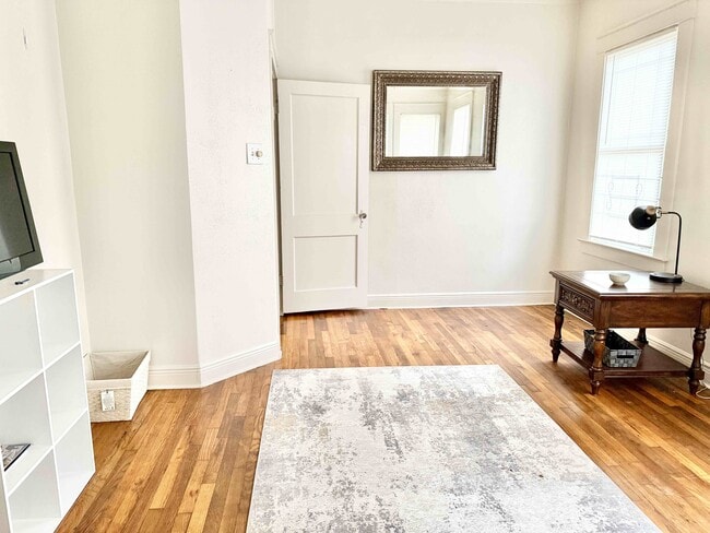 Building Photo - 416 East Dr