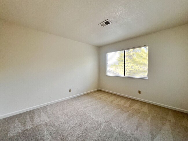 Building Photo - Charming 4 Bedroom Browns Valley Napa Home