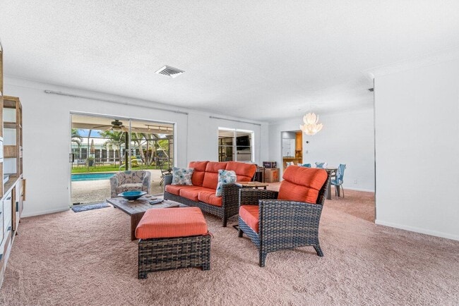 Building Photo - 1350 SW 13th Pl