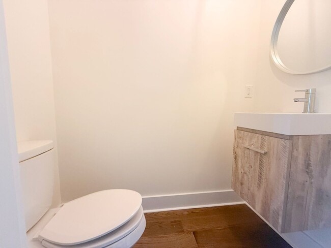 Building Photo - Spacious 4-Bedroom Townhome on Allison Way with Pool Access Near TTU