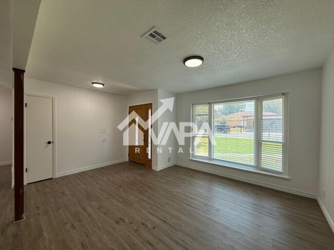 Building Photo - 9650 Chelmsford Dr