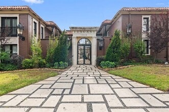 Building Photo - 5928 Sandhurst Ln