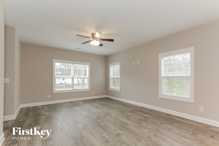 Building Photo - 1401 Living Wy