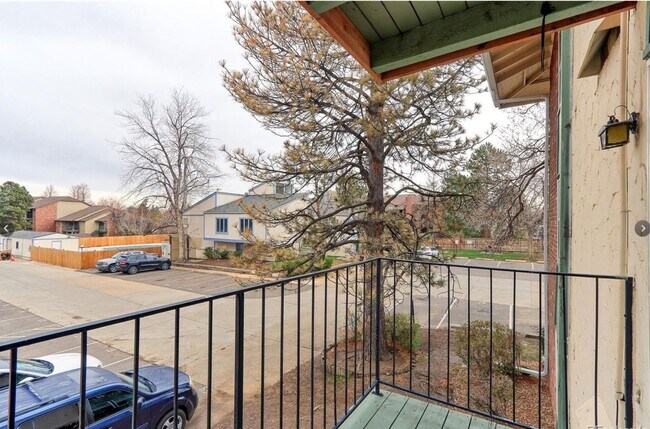 Building Photo - Well maintained Condo Westminster