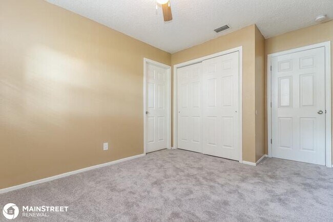 Building Photo - 8240 Fishhawk Ave